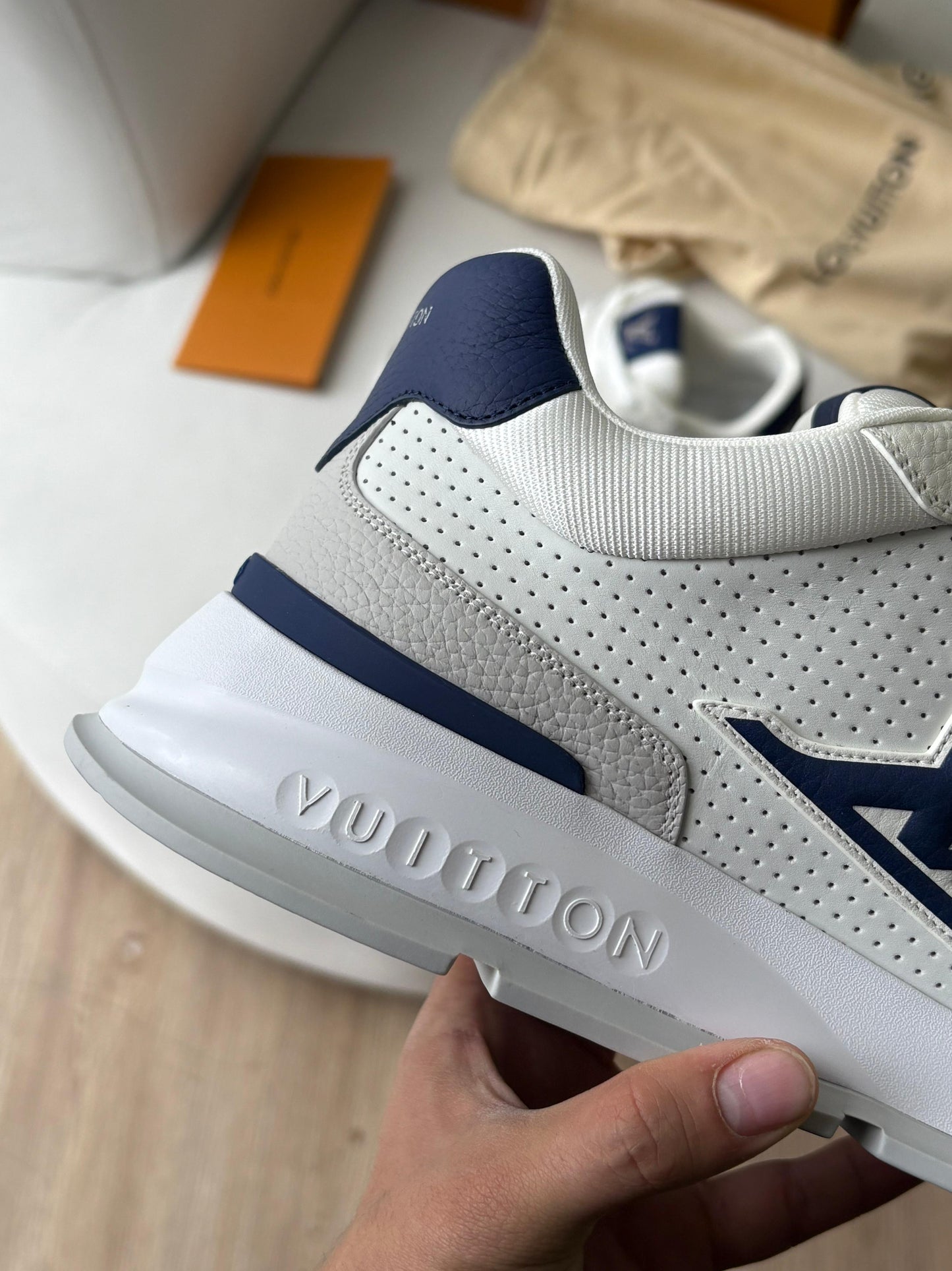 LV