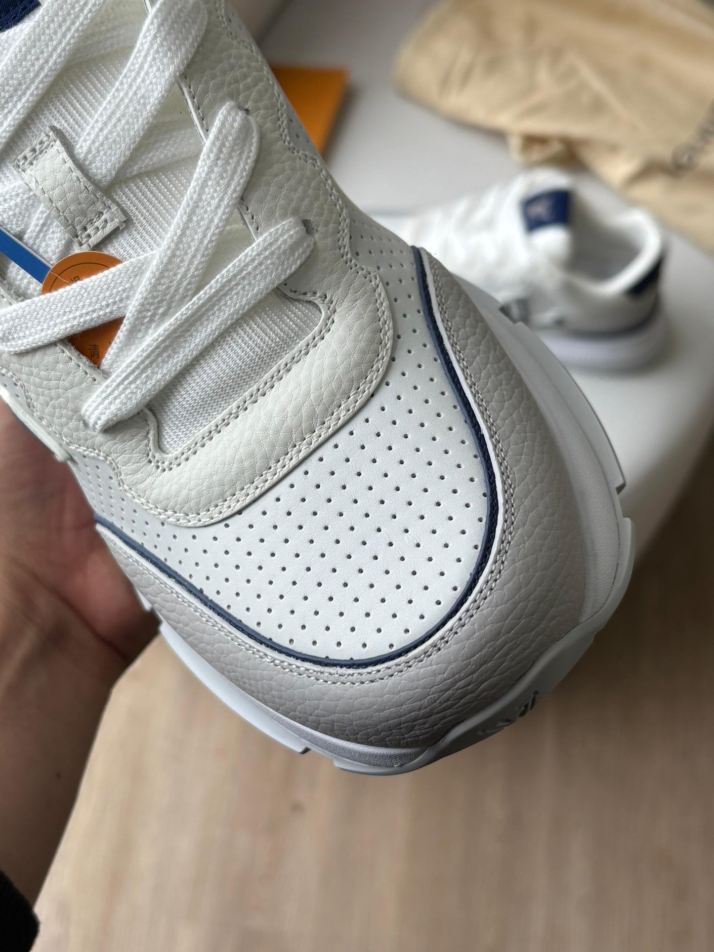 LV